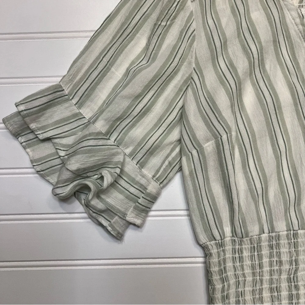 Abercrombie & Fitch White & Green Striped Half Sleeve‎ Ruffled Cropped Blouse S